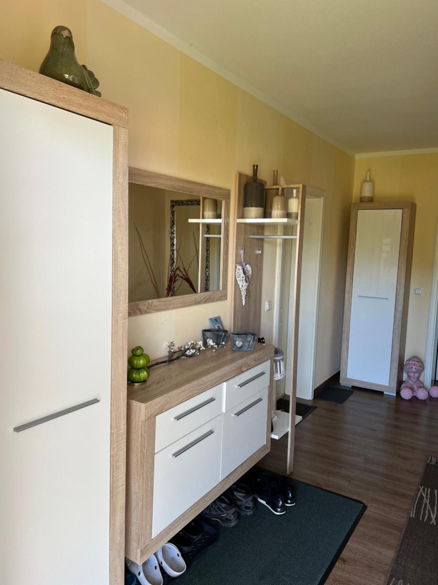 Apartment Vis-a-vis *
